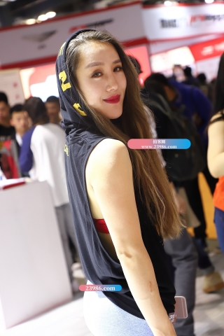 【Mark赛帖】浅色紧身运动裤美女