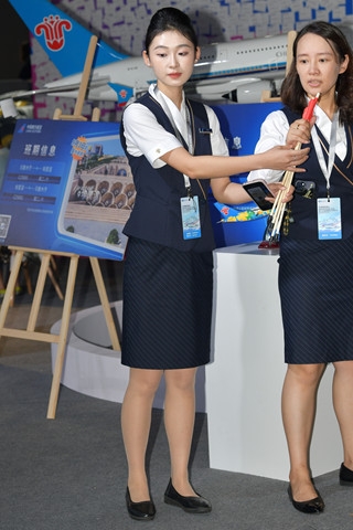 空姐制服小姐姐（完整版）