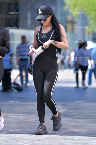 【红石赛帖】性感连体紧身裤美女