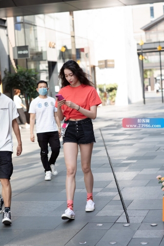 很高挑的小姐姐