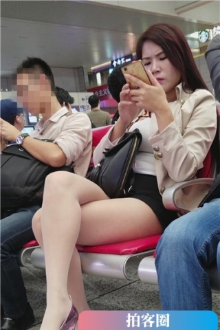 查看完整内容：4k-高铁站候车室内的大长腿美女，颜值爆表。（视频版） - 共8张图片