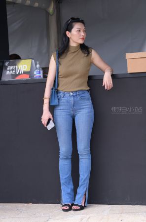 查看完整内容：牛仔姐姐真美，成熟有韵味 - 共21张图片