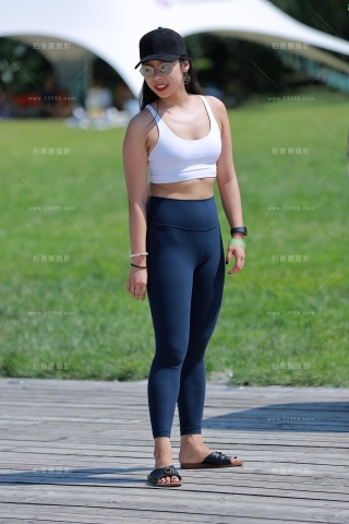 【小默赛帖】1666★喜欢自拍的美女★