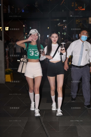 搭讪白色长筒袜姐妹