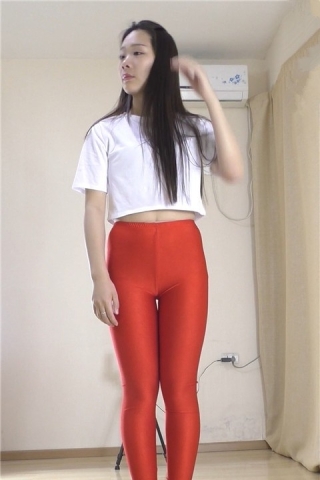 查看完整内容：优尚舞姿紧身裤美女模拍（视频版） - 共8张图片