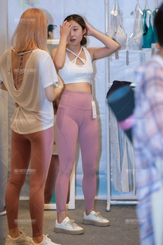 查看完整内容：【小默赛帖】★两位瑜伽美女★ - 共19张图片