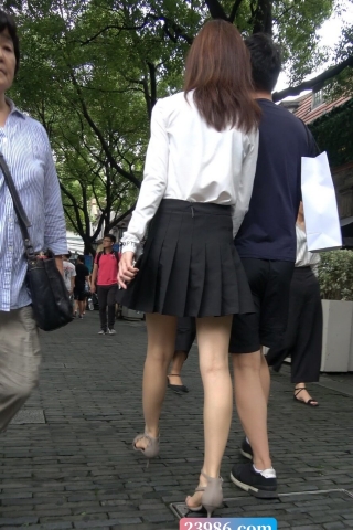 4K - 街拍跟拍短裙女友 [1.69 GB/MP4]（视频版）