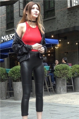 查看完整内容：4k-美颜好身材网红外拍 [2.33 GB]（视频版） - 共8张图片