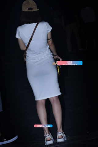 【咔喳赛贴】显得无精打采