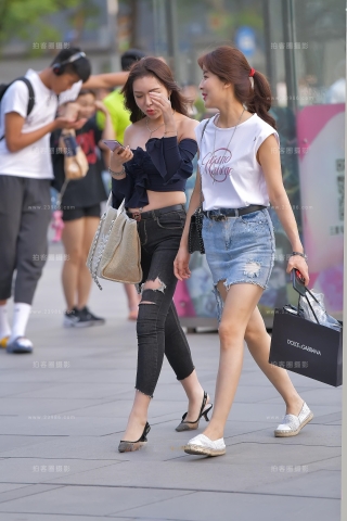 【红石赛帖】性感牛仔裤少妇