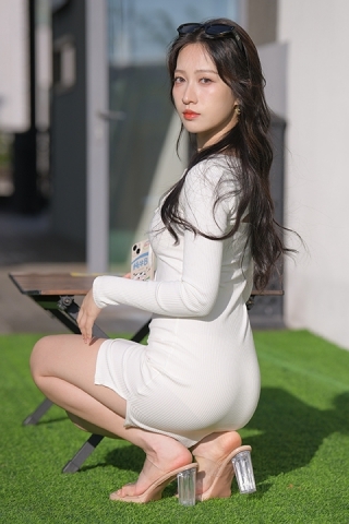 白裙女子【原图+视频】