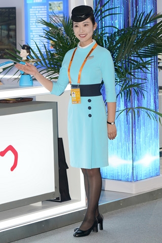 厦门航空蓝色制服黑丝空姐（完整版）