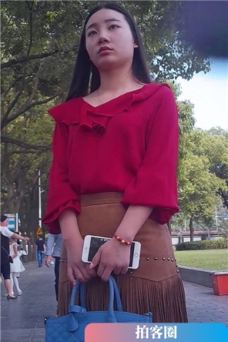 超靓丽的肉丝高跟超短裙美女，妹子有点外八字腿（视频版）