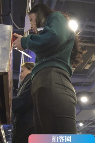 查看完整内容：4k-晚上出来买宵夜de紧牛美女 [834 MB]（视频版） - 共4张图片