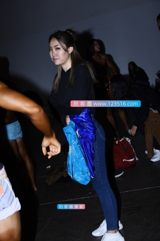 【咔喳赛贴】紧身牛仔