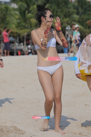 【视觉冲击赛贴】白色三点式比基尼MM