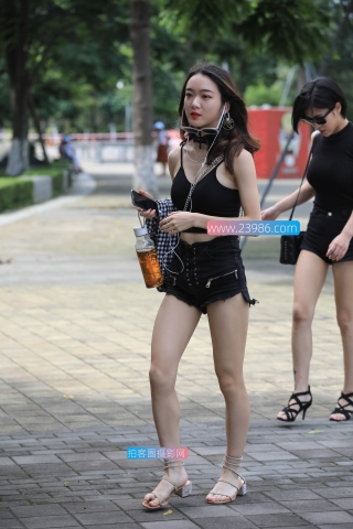 【凯恩赛帖】热裤美眉