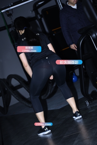 【咔喳赛贴】穿紧身裤的教练