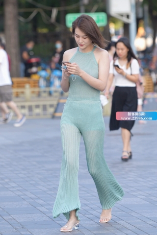 这衣服很有个性呀