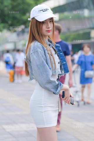 【红石赛帖】白色包臀裙美女