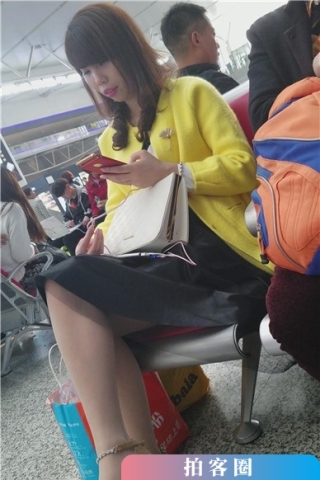 查看完整内容：4k-性感美腿尖嘴高跟鞋肉色丝袜风骚少妇（视频版） - 共8张图片