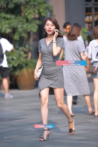 【街拍之魂赛帖】看走路姿势就知道女强人了