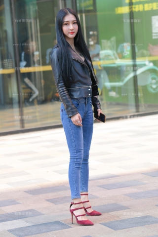 【红石赛帖】性感牛仔裤长腿美女