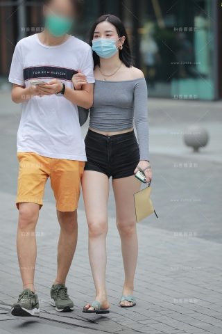 【玻璃赛帖】乖巧的热裤女友