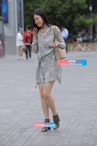 白皙美腿，性感少妇