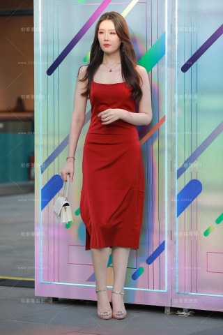 【玻璃街拍】高挑气质小姐姐