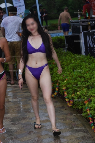 蓝色比基尼美**