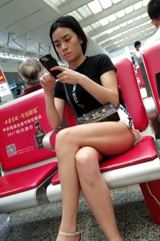 查看完整内容：4k超清，超级大长腿美眉（视频版） - 共10张图片