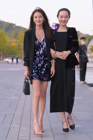 查看完整内容：美腿高跟的优雅美人 - 共21张图片