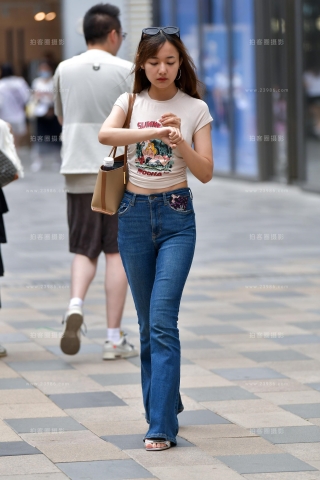★文静牛仔裤美女（城市版）（完整版）