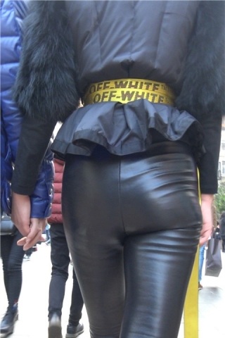 4K 皮裤美臀性感街拍美女第二季 [1.45 GB]（视频版）