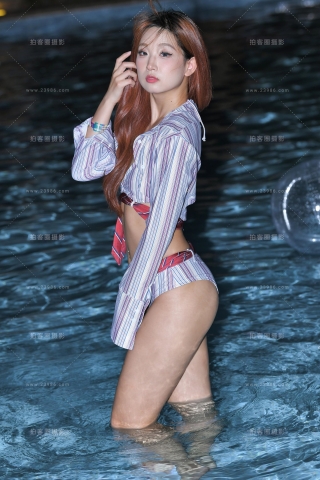 池边美女秀泳装（完整版）