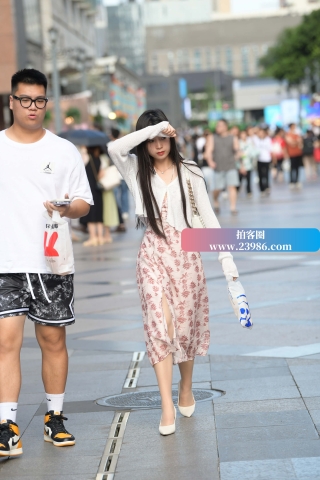 街拍连衣裙高跟R丝袜美女
