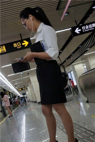 4k-OL白衬衫短裙制服街拍高跟美女（视频版）