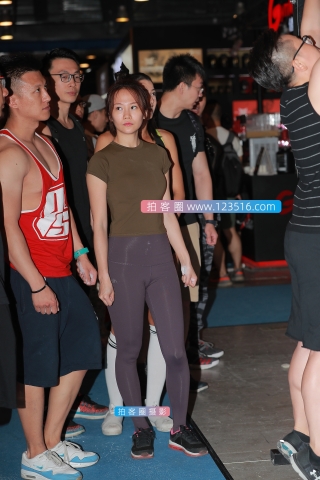 【街拍之魂赛帖】B70、运动中的美女别有风味