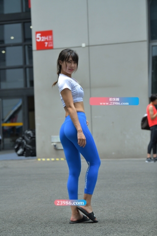 【街拍之魂赛帖】可爱的蓝色小姐姐