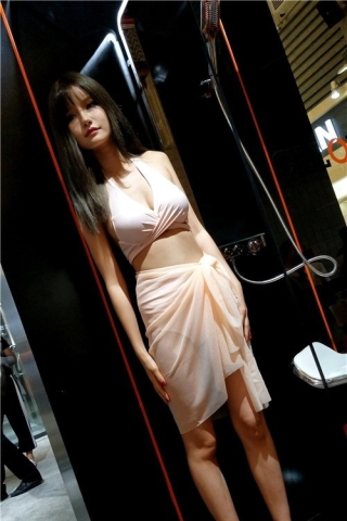 查看完整内容：挺拔的女模特 [700 MB/mp4]（视频版） - 共8张图片