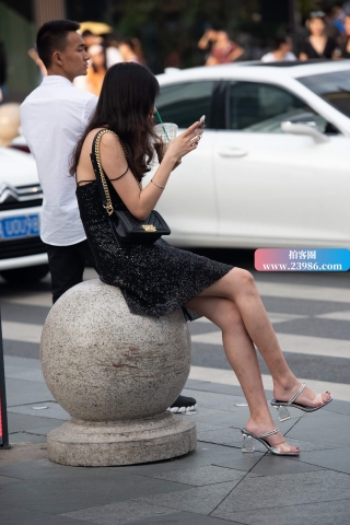 街拍长腿美腿性感美女