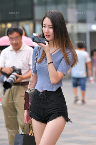 【红石赛帖】黑色热裤长腿美女