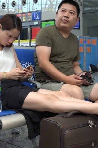 查看完整内容：极品白皙粉嫩玉足美腿姐姐 [3.93 GB/MP4] （视频版） - 共14张图片