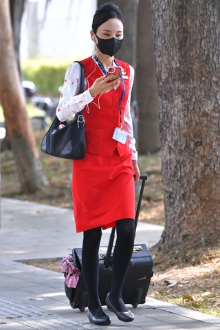 偶遇下班的空姐，她也喜欢C罗？（完整版）