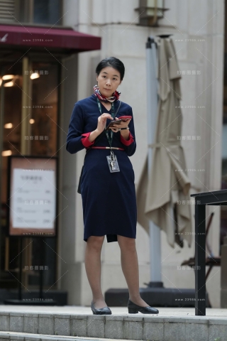 抓拍成熟的金店销售~