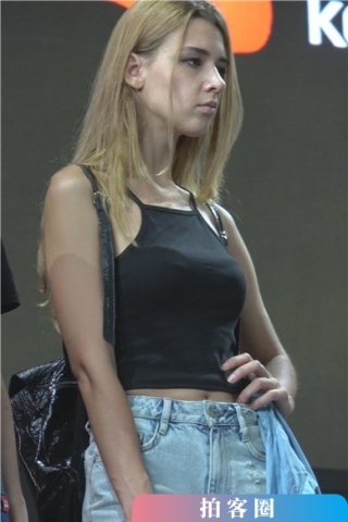 查看完整内容：4k-长腿高挑好身材的破洞牛仔热裤外国妞60065（视频版） - 共8张图片