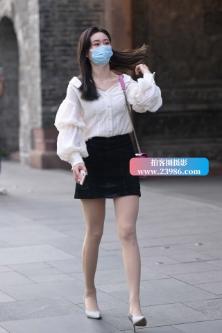 街拍喜欢穿R丝的高跟朲槭
