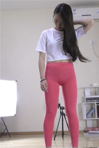 查看完整内容：优尚舞姿粉色紧身裤美女模拍（视频版） - 共6张图片