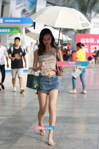 【凯恩赛帖】长腿俏丽美女